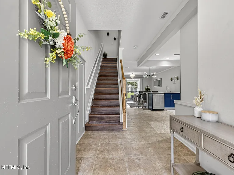 4166 Highwood Dr — Photo 6