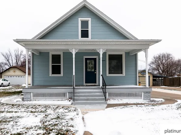 819 W 9th St, Fremont, NE 68025