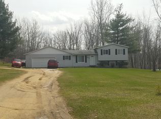 5479 Linger Ln, Lapeer, MI 48446