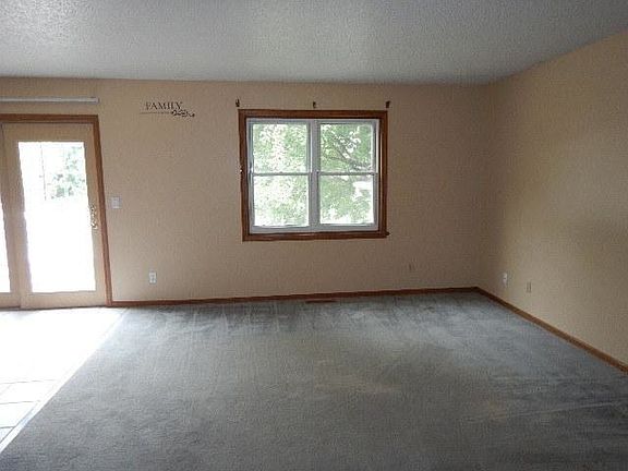 2nd image of 206 Hilltop Ave
