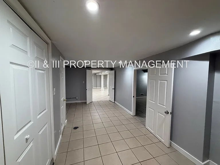 3700 Wyandotte St #BASEMENT — Photo 14