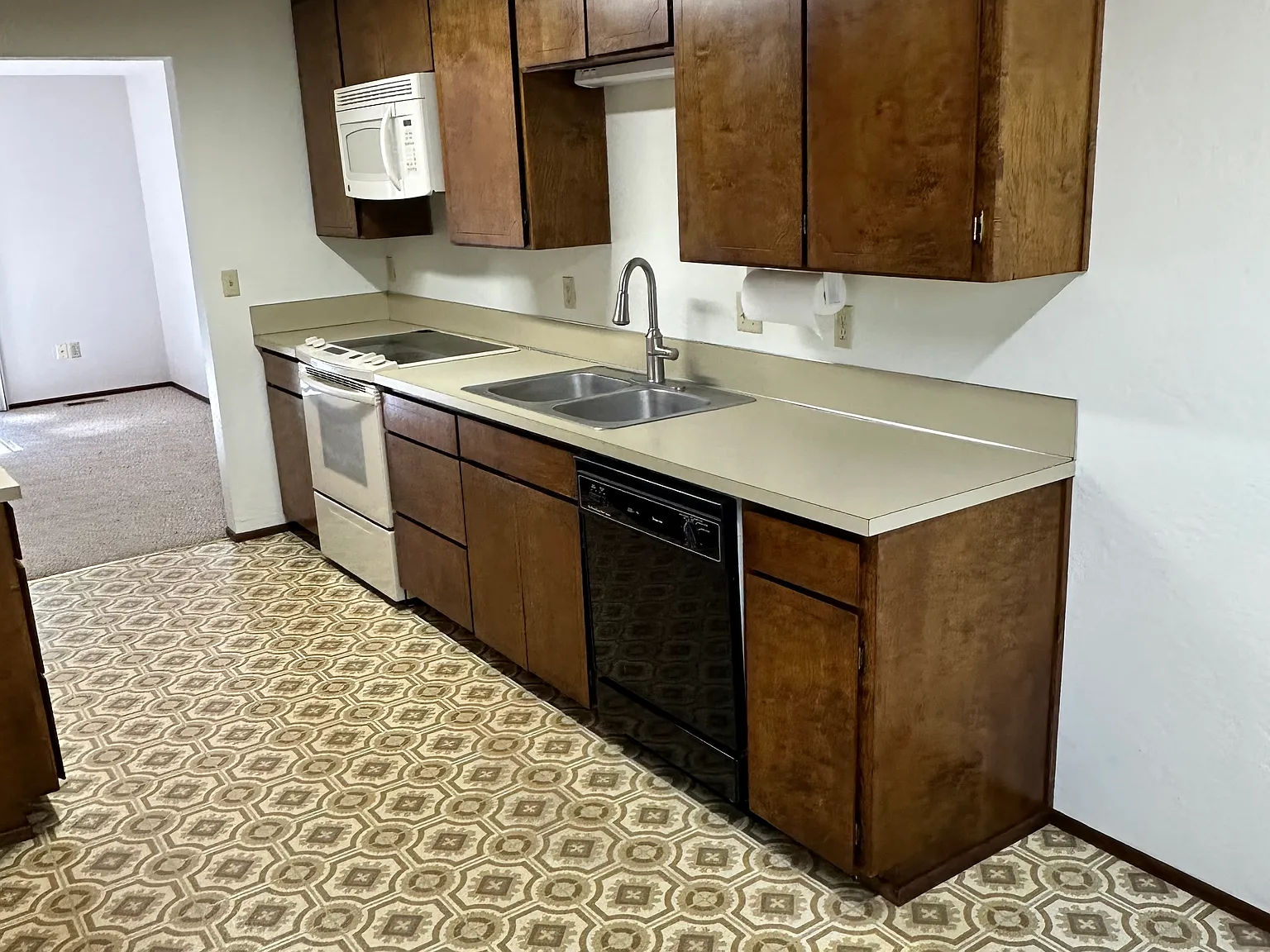 3 bed, 1.5 bath, 1500 sqft, $2,500 — Photo 1