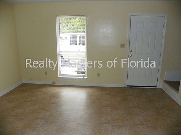 4th image of 2711 N M St