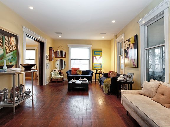 3rd image of 12 Garden St