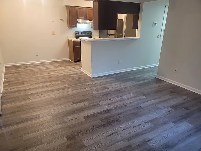 elmtree1401b — Photo 8