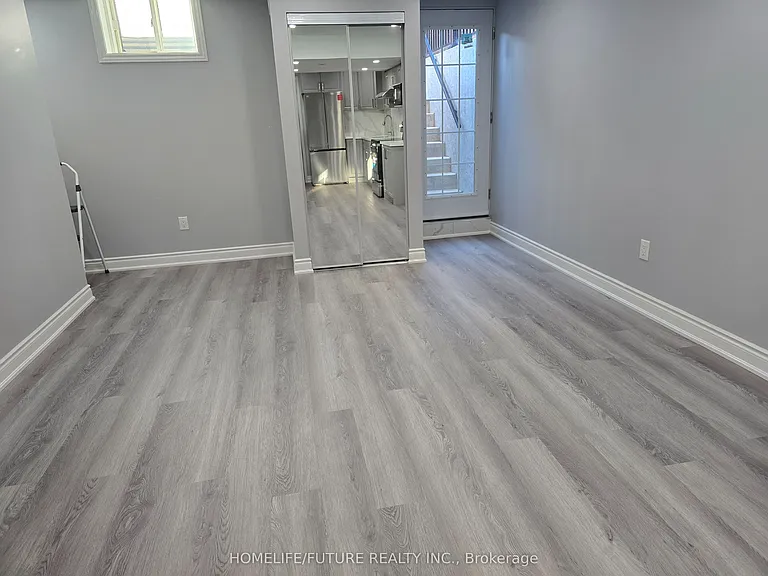 36 Ventura Ave #BASEMENT — Photo 1