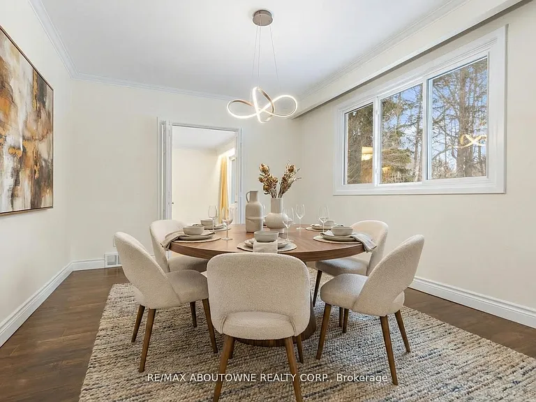 145 Wolfdale Ave — Photo 4