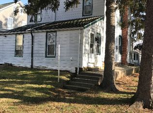 38 S 11th St, Akron, PA 17501