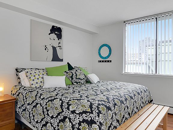 4th image of 1434 Burnaby St #1378883