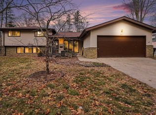 2817 Canterbury Dr, Midland, MI 48642
