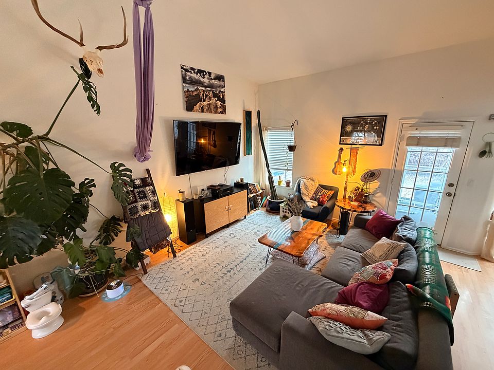 1st image of 2921 S Deframe Way
