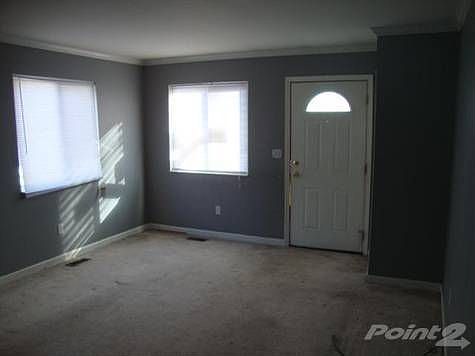 3rd image of 406 W Elza Ave