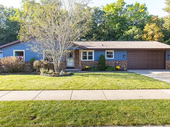 1341 Edgewood Dr, Kaukauna, WI 54130