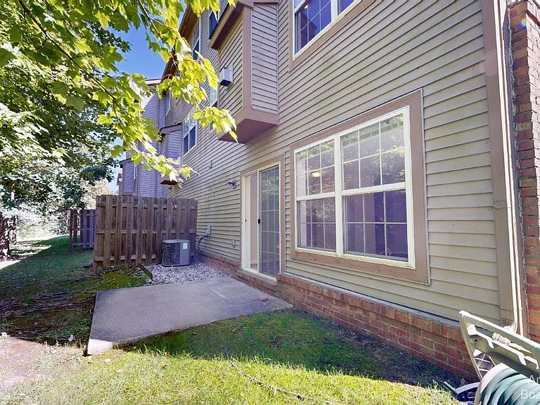 2813 Barclay Way — Photo 24