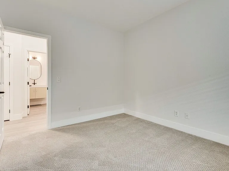 11086 Evvie Ln — Photo 12