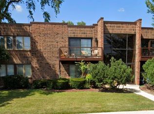 271 W 1st St APT 2A, Elmhurst, IL