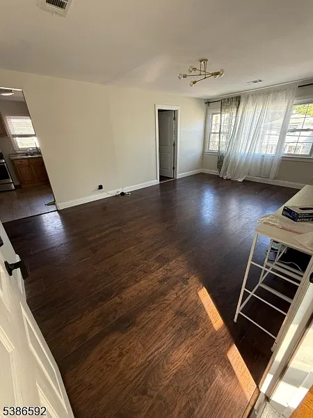 3 bed, 1.0 bath, $2,250 — Photo 3