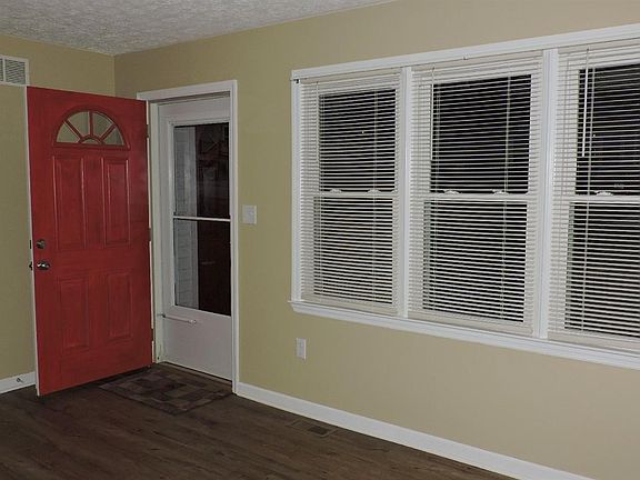 4th image of 1019 1st St
