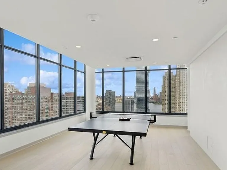 155 Bay St #203 — Photo 9