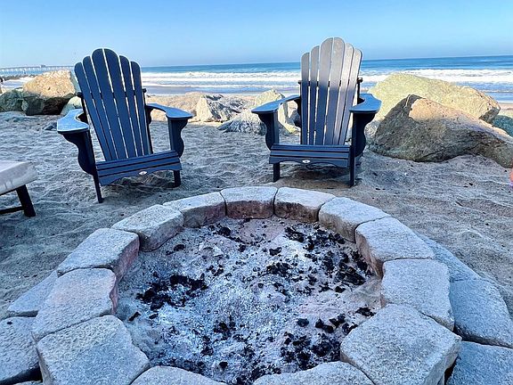 2nd image of 642 Ocean Ln #10