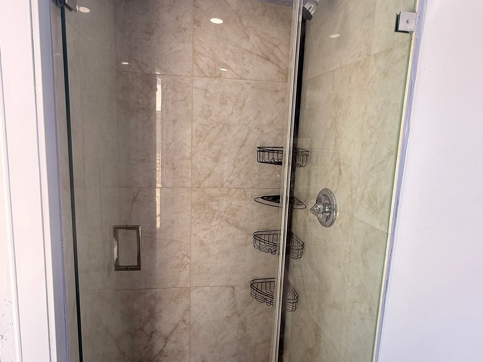 Studio, 880 sqft, $800 — Photo 4