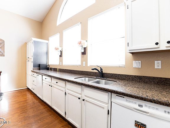 4th image of 1431 E SAN REMO Avenue