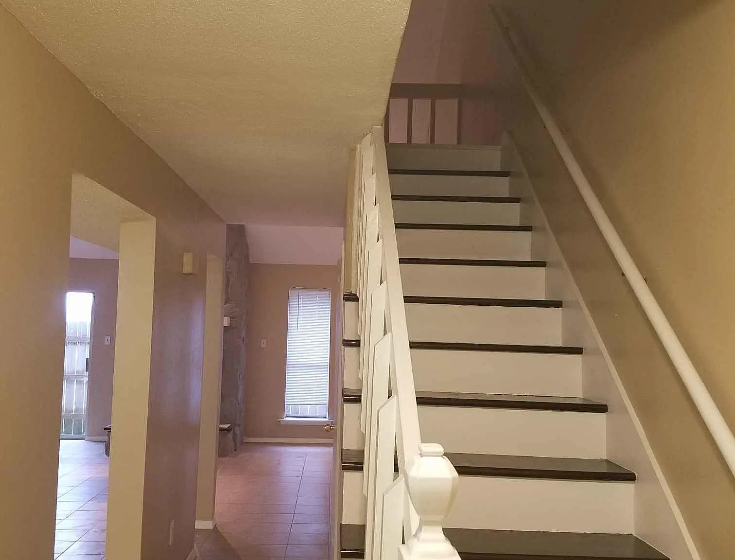 86 Stanton Hall Dr — Photo 3
