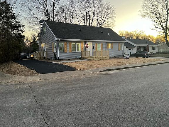 4th image of 646 Oak St