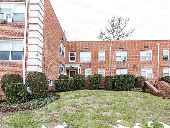 4th image of 20 Edwards St APT 1D