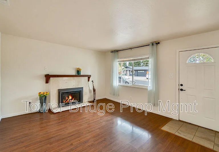 1317 School St — Photo 3