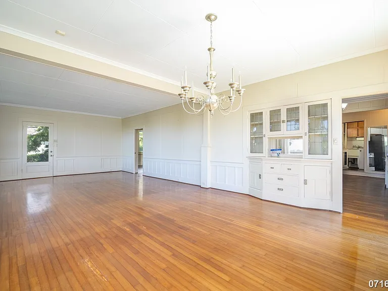 2417 Parker Pl — Photo 8