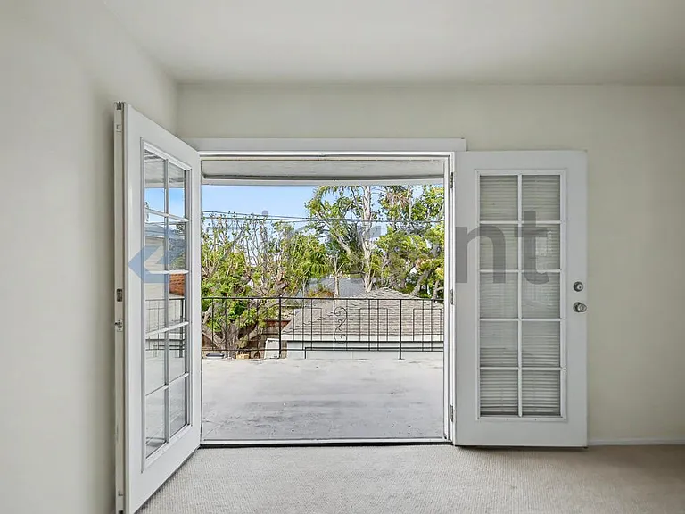 2504 Palm Ave — Photo 22