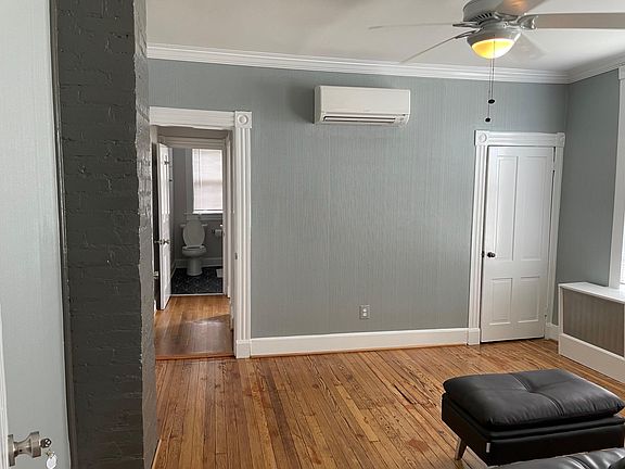 5th image of 420 S Washington St #201