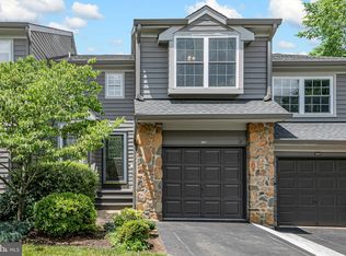 20 Andover Cir, Princeton, NJ 08540