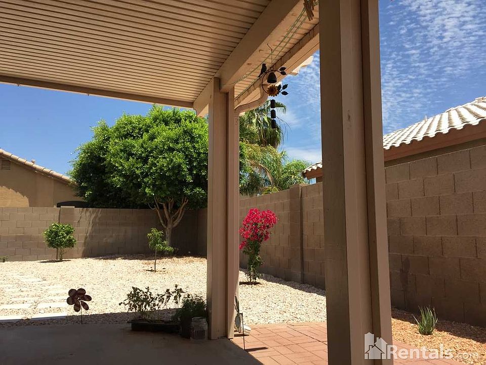 1st image of 496 E Cantebria Dr
