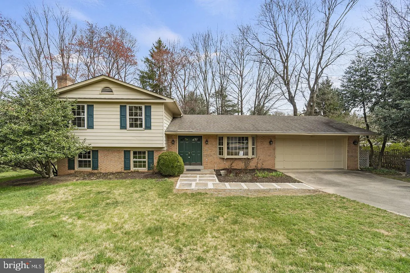 4 bed, 2.5 bath, 2315 sqft, $5,000 — Photo 1