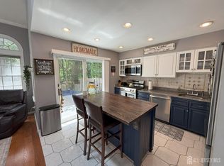 37 Dorchester Dr, East Brunswick, NJ 08816