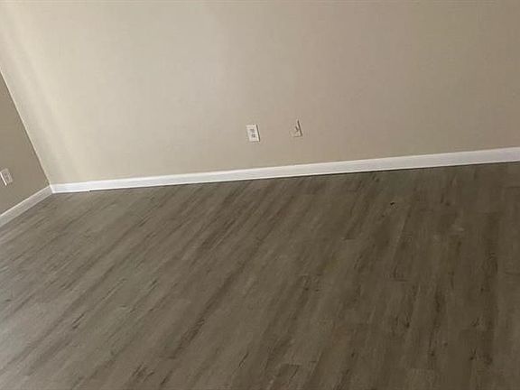 2nd image of 1416 Meadows Cir W #1416