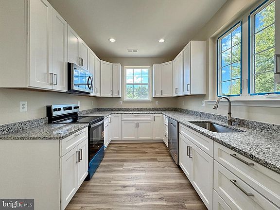 5th image of 9420 Fendall Ln