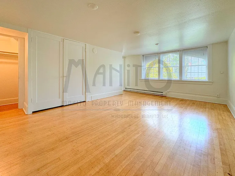 928 W 7th Ave — Photo 1