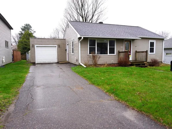 1607 E 9th St, Merrill, WI 54452