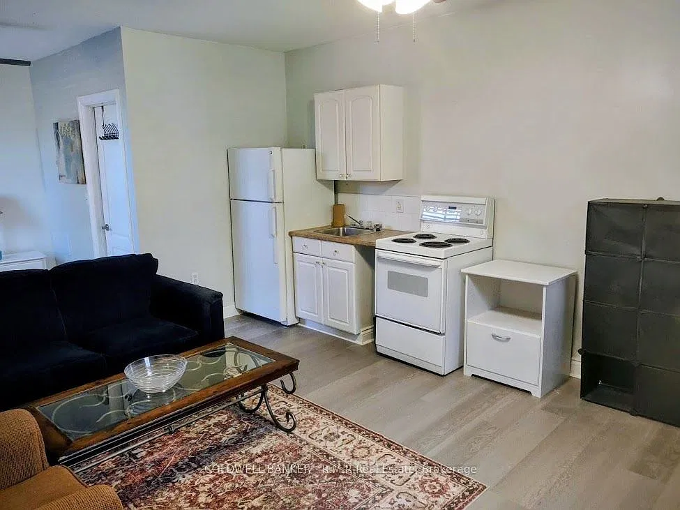 87 Albert St — Photo 2
