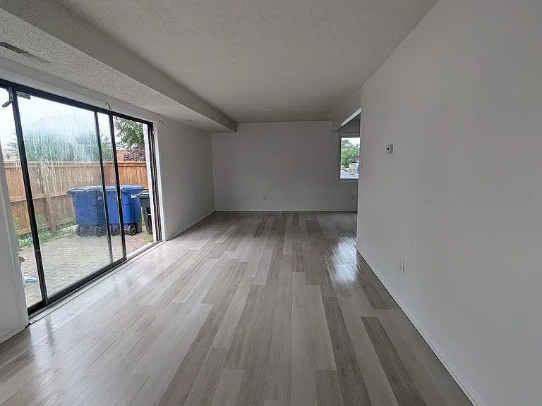 612 Adams St #7 — Photo 4