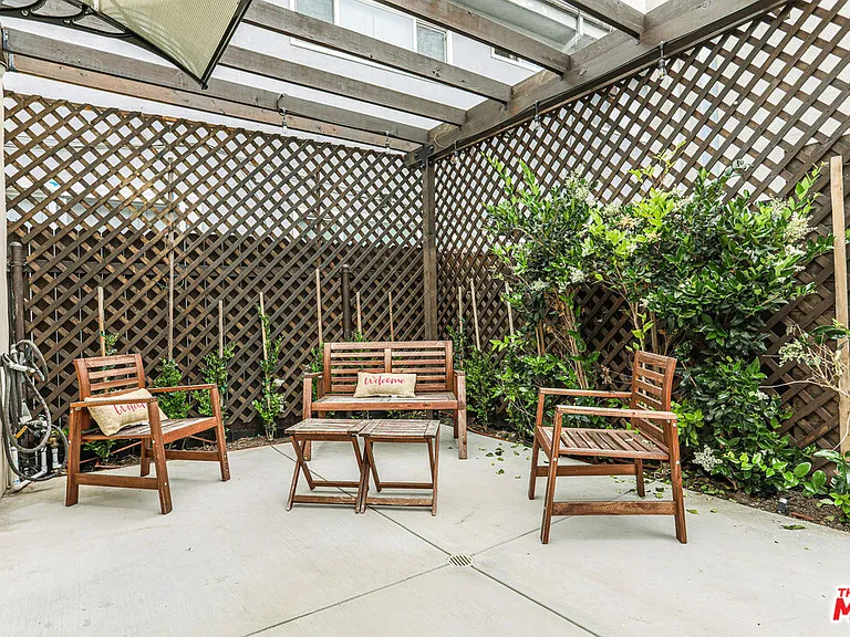 8963 Cadillac Ave — Photo 8