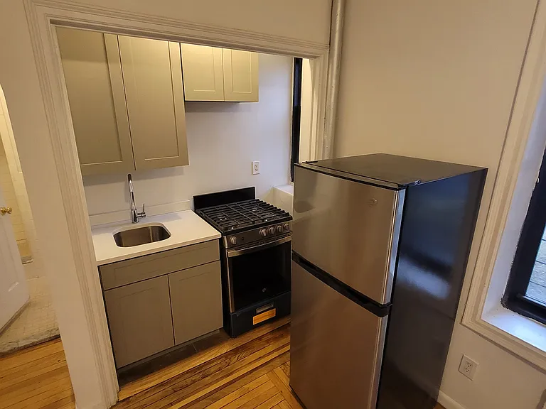 160 Beach 117 St #1B — Photo 4