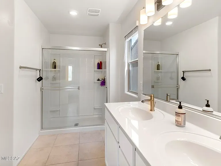 1032 E Descent St — Photo 26