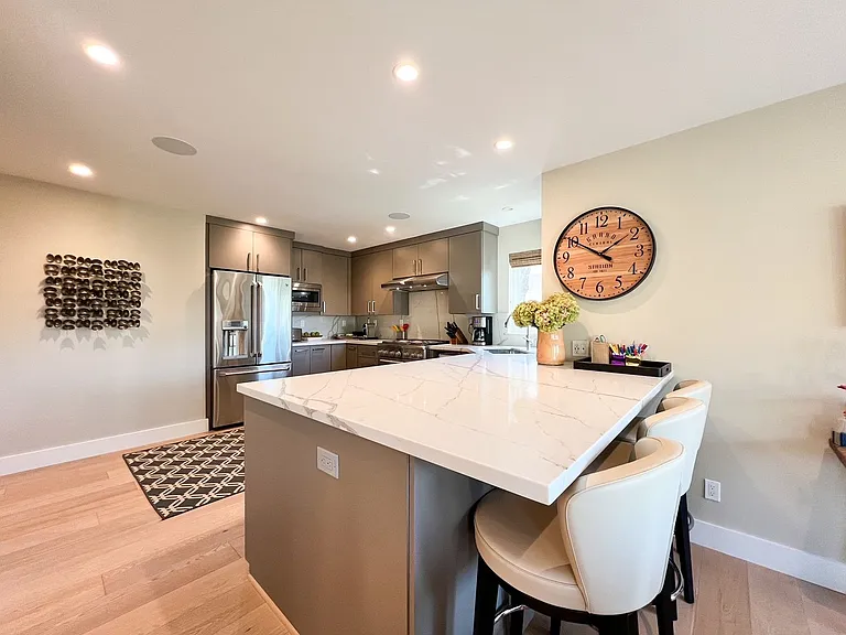 945 Augusta Cir — Photo 17
