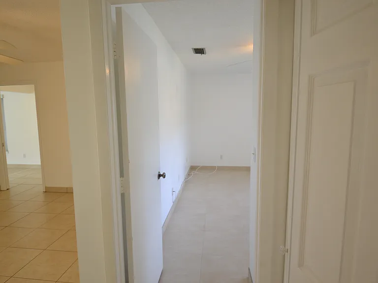 2357 White Oak Cir — Photo 26