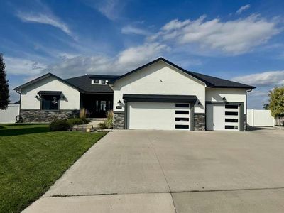 2006 Hillpointe Pl, Dodge City, KS, 67801