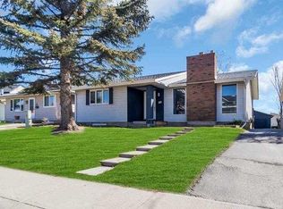 10 W Radcliffe Cres SE, Calgary, AB T2A5X2